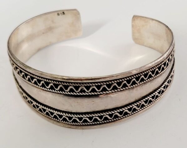 Traditions hunt Vintage silver bracelet from Morocco