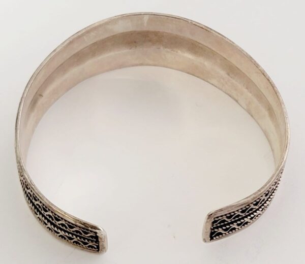 Traditions hunt Vintage silver bracelet from Morocco