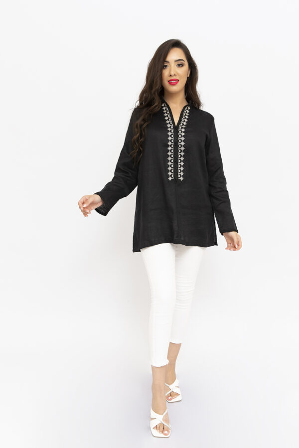 Tunique Noire Moderne et traditionelle du maroc. Moroccan Modern Traditional Black Tunic
