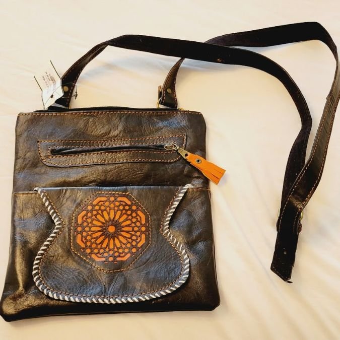 Sac Bandoulière Marocain En Cuir Artisanal – Style Boho Vintage- NEUF